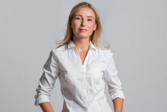 Модна жіноча сорочка — крій, що змінює все